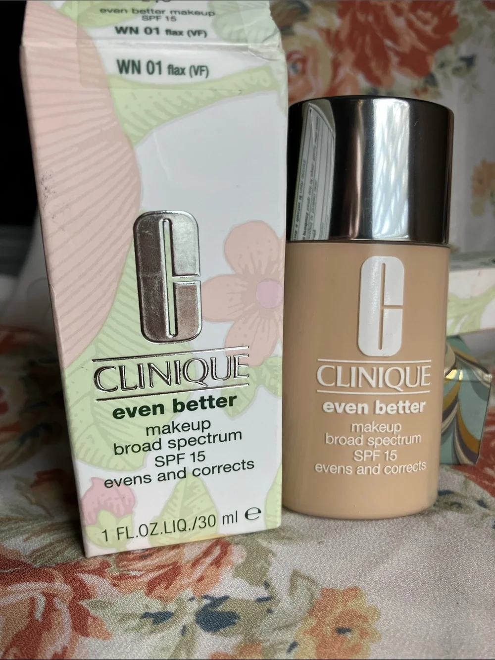 Clinique makeup and mascara bundle in pink, white, gold&FREE earrings& hair pins